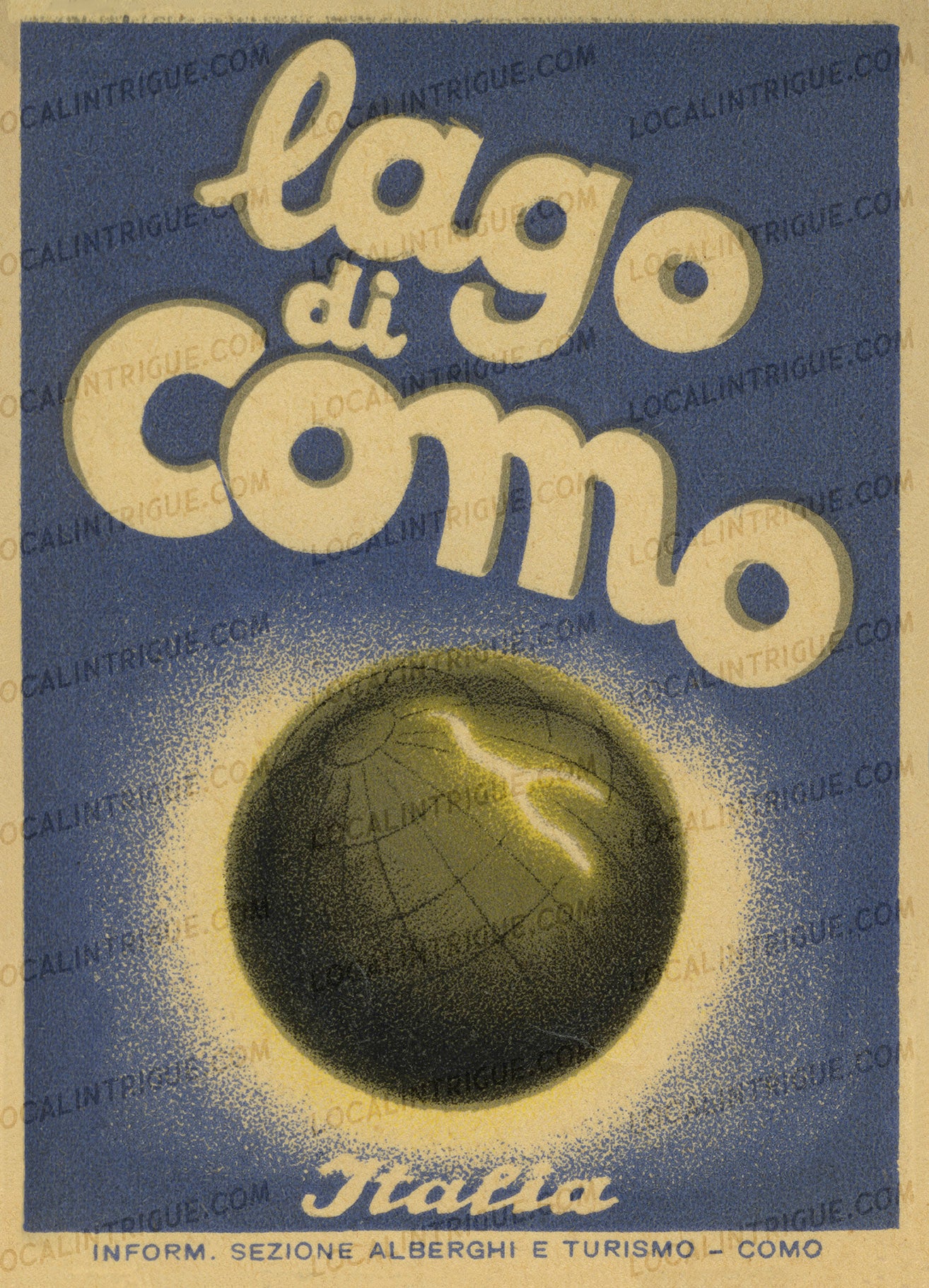 Vintage luggage decal for Lago di Como, Italy with a globe illustration on a blue background.